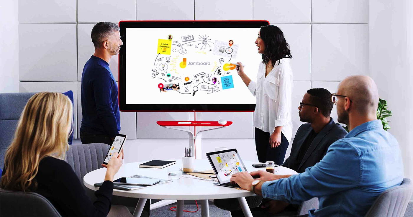 Googles Jamboard nutzt den eigenen Online-Dienst Hangouts und integriert die G Suite. (Foto: Google) 