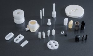 Die Keramikbauteile von MicroCeram werden in sehr vielen Industrieprodukten eingebaut, beispielsweise in medizinischen Geräten. (Foto: MicroCeram)