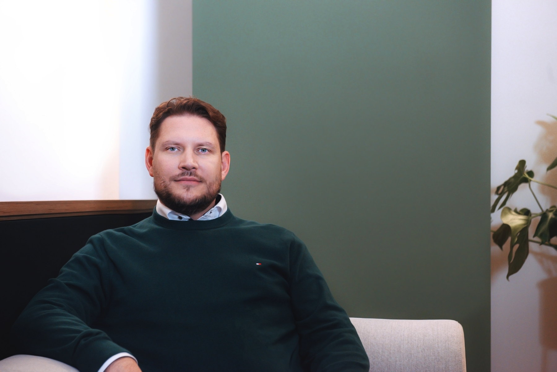 Leon Kummer Radeberg “Unternehmen, die KI-Tools nutzen, steigern ihre Wettbewerbsfähigkeit ...