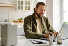 Zeitdiebe im Arbeitsalltag: Wie sich die digitalen Prozesse von KMU optimieren lassen