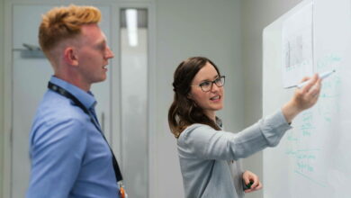 KI-Ethik: So machen Unternehmen ihre Mitarbeitenden fit für die Praxis