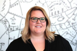 „Führungskräfte sollten aktiv bestimmen, wie KI in unser Leben passt – nicht umgekehrt“, sagt Allison Howell von Hogan Assessments.